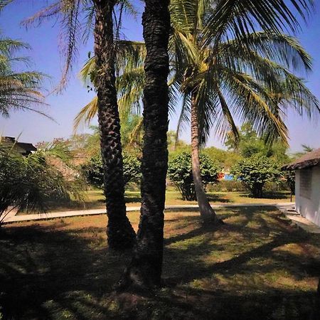 Hotel Katakalousse Yembakana Exterior photo