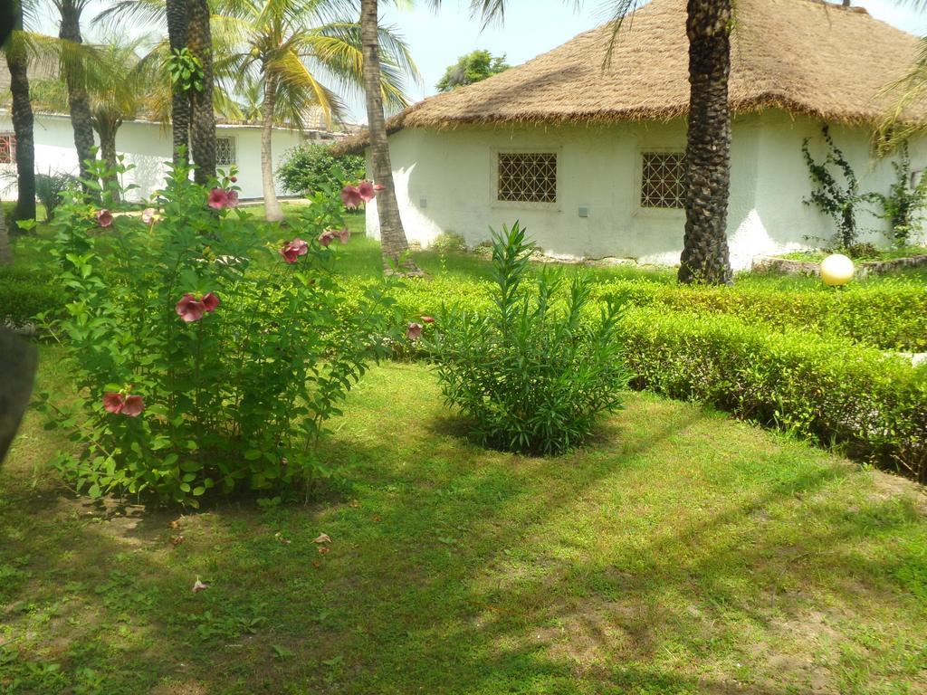 Hotel Katakalousse Yembakana Exterior photo